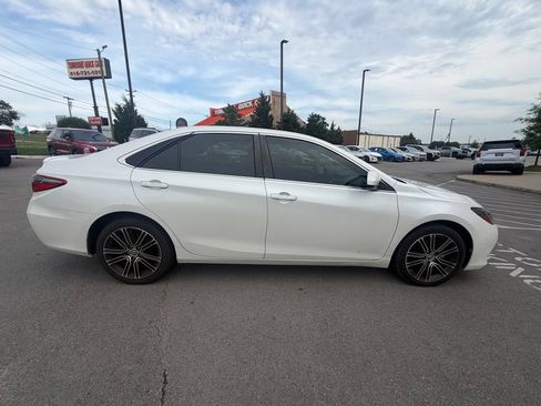 Used 2016 Toyota Camry SE FWD image 5