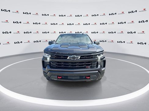 Used 2022 Chevrolet Silverado 1500 LT Trail Boss w/ LPO, Dark Essentials Package AWD/4WD image 3