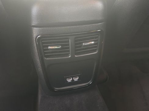 Used 2018 Chrysler 300 S image 11