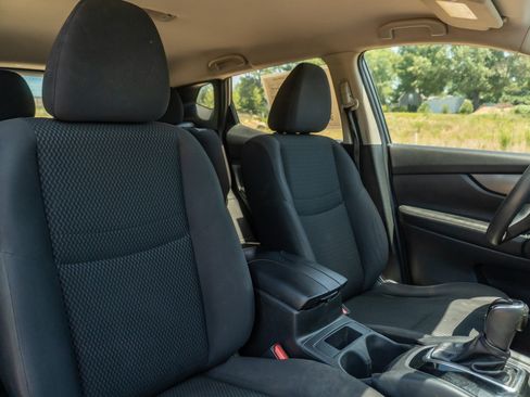 Used 2018 Nissan Rogue Sport S FWD image 18