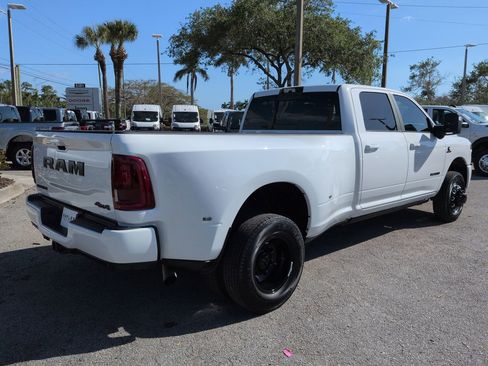 Used 2025 RAM 3500 Laramie AWD/4WD image 5