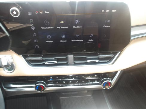 Used 2026 Chevrolet Equinox ACTIV w/ Convenience Package III AWD/4WD image 19