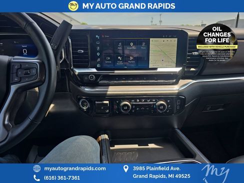 Used 2024 Chevrolet Silverado 3500 High Country w/ Technology Package AWD/4WD image 16