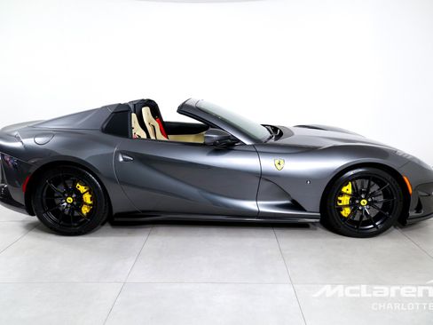Used 2021 Ferrari 812 GTS RWD image 10