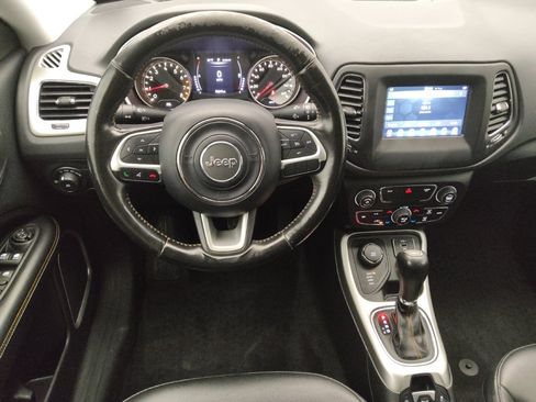 Used 2019 Jeep Compass Latitude w/ Cold Weather Group AWD/4WD image 22