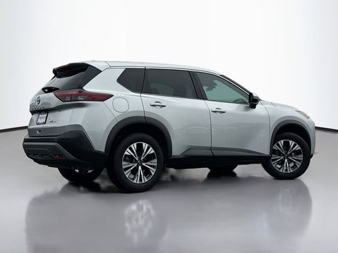 Used 2023 Nissan Rogue SV AWD/4WD image 2