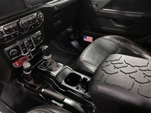 Used 2021 Jeep Gladiator Mojave AWD/4WD image 32