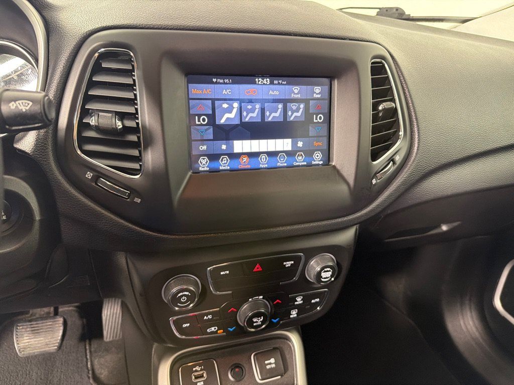 Used 2019 Jeep Compass Sport FWD image 13