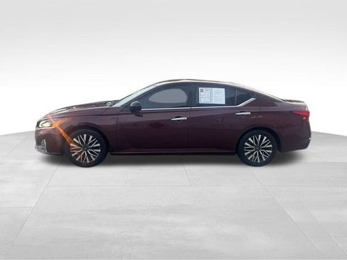 Used 2024 Nissan Altima 2.5 SV image 4