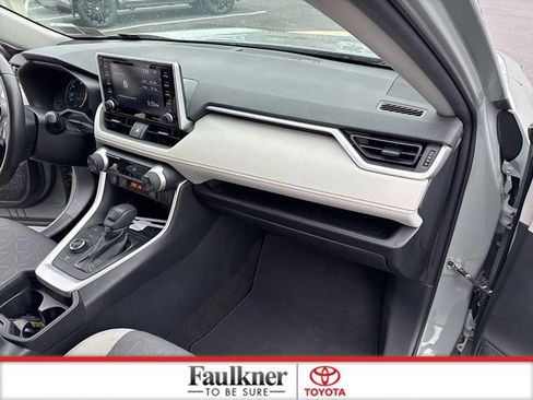 Used 2019 Toyota RAV4 XLE w/ Convenience Package AWD/4WD image 16