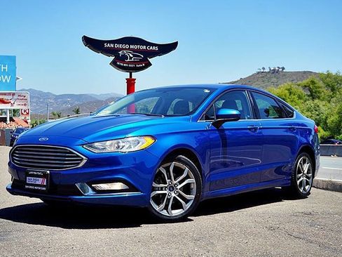Used 2017 Ford Fusion SE w/ Equipment Group 201A AWD/4WD image 1