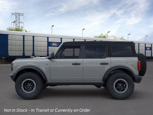 Used 2022 Ford Bronco Black Diamond w/ Sasquatch Package AWD/4WD image 3
