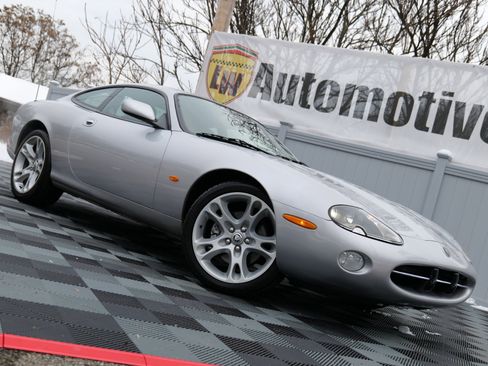Used 2004 Jaguar XK8 Coupe image 1