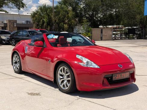 Used 2012 Nissan 370Z Roadster RWD image 4