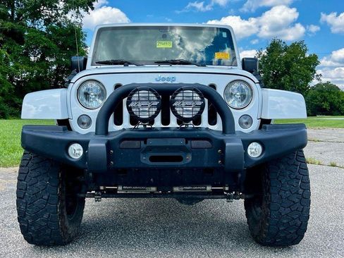 Used 2016 Jeep Wrangler Unlimited Rubicon w/ Dual Top Group AWD/4WD image 5