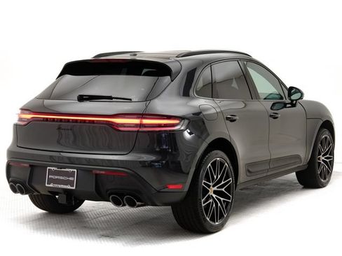 Certified 2026 Porsche Macan AWD/4WD image 35