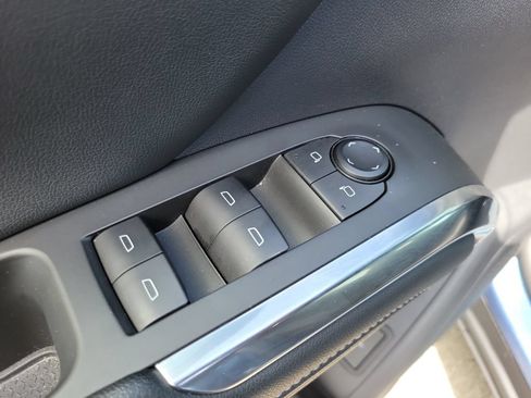 Used 2024 Chevrolet Traverse LS FWD image 18