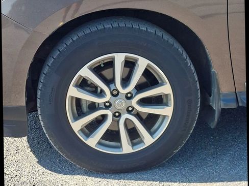 Used 2015 Nissan Pathfinder SL w/ SL Premium Package image 16