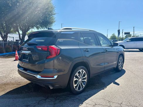 Used 2020 GMC Terrain SLT w/ Preferred Package FWD image 3