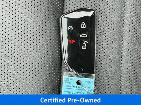 Certified 2025 Volkswagen Atlas Cross Sport SEL R-Line AWD/4WD image 37