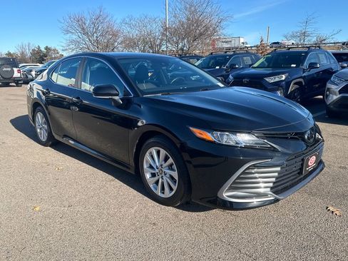 Used 2023 Toyota Camry LE image 10