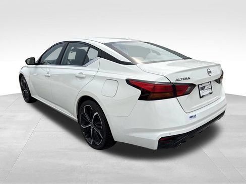 Used 2025 Nissan Altima 2.5 SR FWD image 6