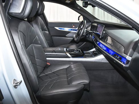 Used 2025 BMW 740i RWD image 91