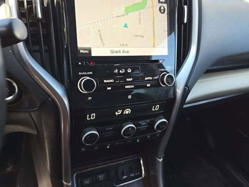 Used 2019 Subaru Ascent Touring AWD/4WD image 8