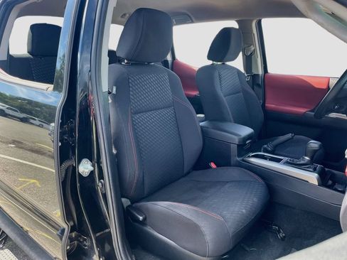 Used 2022 Toyota Tacoma SR5 RWD image 24