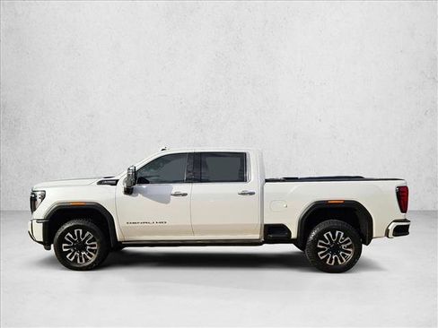 Used 2024 GMC Sierra 2500 Denali Ultimate image 9