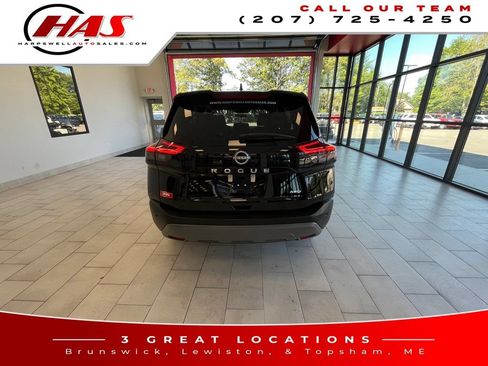 Used 2023 Nissan Rogue S AWD/4WD image 5