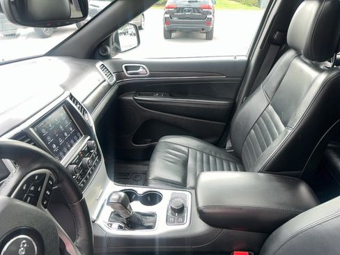 Used 2018 Jeep Grand Cherokee Limited AWD/4WD image 17