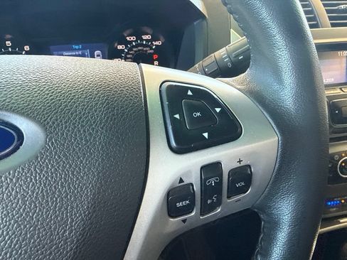 Used 2015 Ford Explorer XLT AWD/4WD image 19