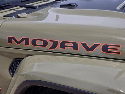 Used 2025 Jeep Gladiator Mojave w/ Convenience Group AWD/4WD image 10