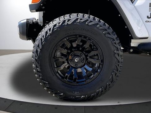 Certified 2022 Jeep Gladiator Sport AWD/4WD image 33