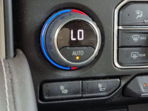 Used 2022 Chevrolet Tahoe LT w/ Luxury Package image 30