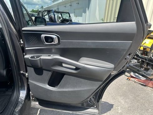 Used 2023 Kia Sorento EX AWD/4WD image 13