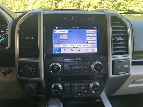 Used 2019 Ford F150 Lariat w/ Equipment Group 502A Luxury image 19