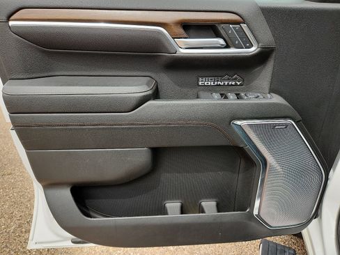 Used 2023 Chevrolet Silverado 1500 High Country w/ High Country Premium Package AWD/4WD image 13