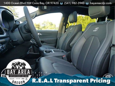 New 2026 Chrysler Pacifica Select w/ S Appearance Package image 12