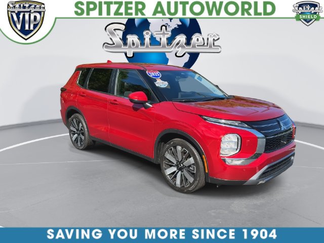 Used 2025 Mitsubishi Outlander SE AWD/4WD image 3