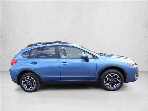 Used 2017 Subaru Crosstrek 2.0i Premium AWD/4WD image 5