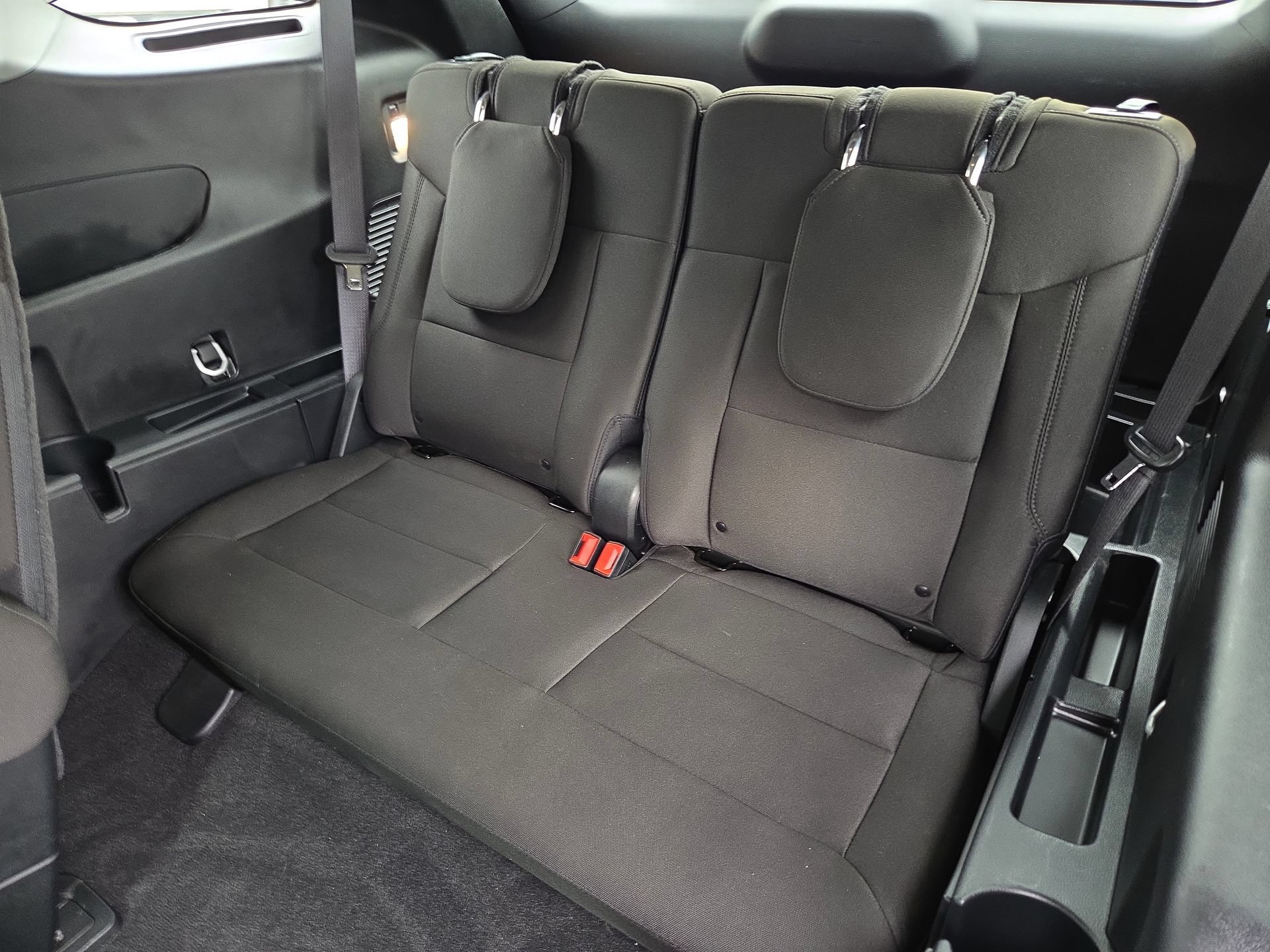 Used 2024 Ford Explorer XLT RWD image 23