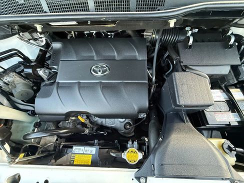 Used 2011 Toyota Sienna LE w/ Towing Pkg image 28