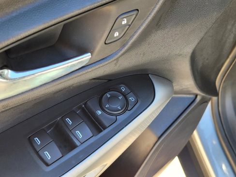Used 2025 Chevrolet Trax LS w/ LS Convenience Package FWD image 19