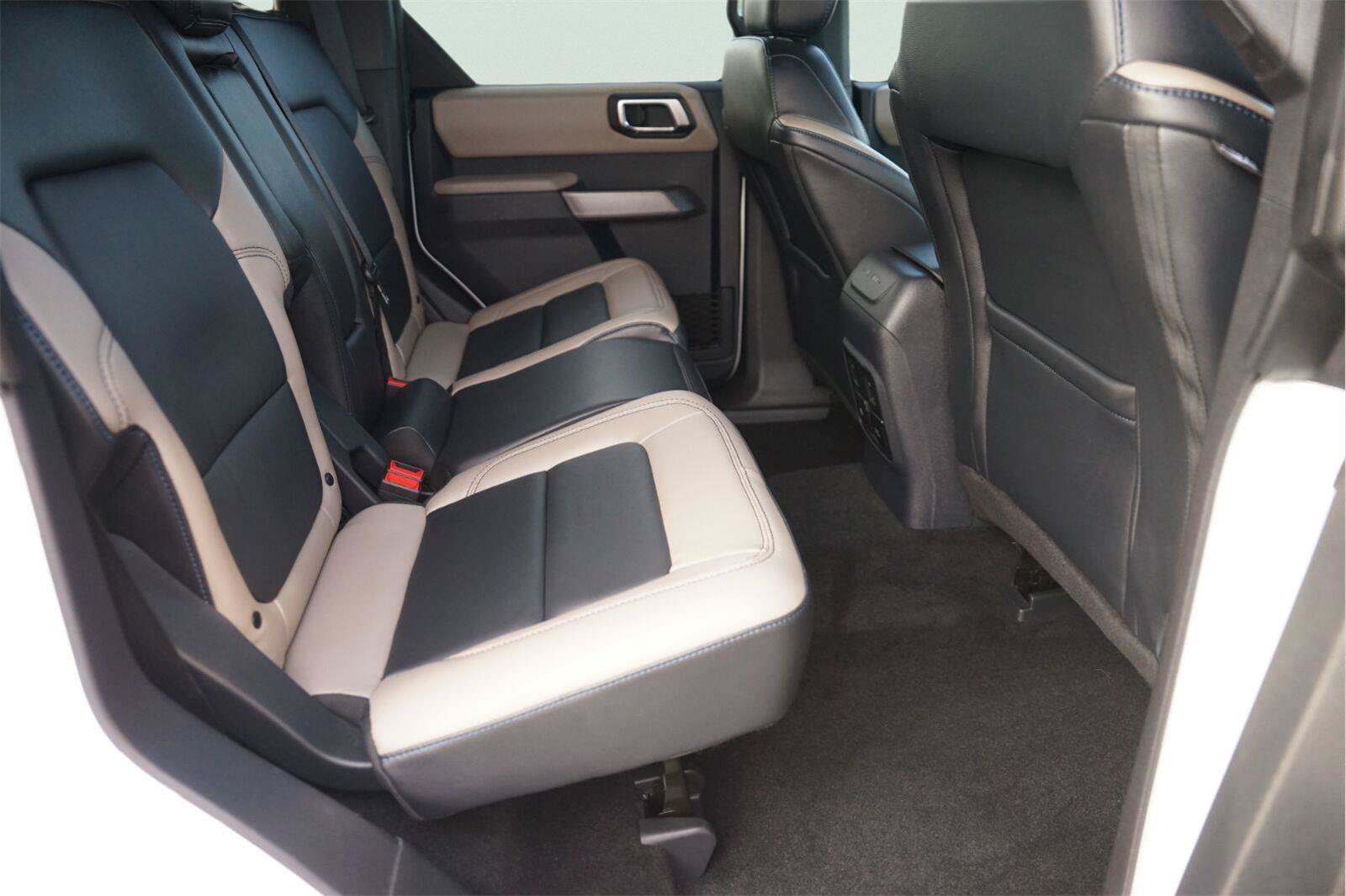 Used 2023 Ford Bronco Wildtrak AWD/4WD image 15
