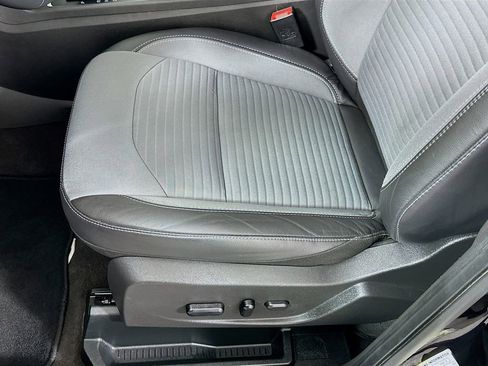 Used 2019 Ford Escape SE image 19