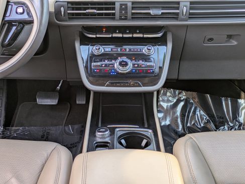 Used 2020 Lincoln Corsair FWD w/ Premium Package image 21