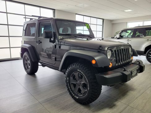 Used 2017 Jeep Wrangler Sport w/ Connectivity Group AWD/4WD image 6