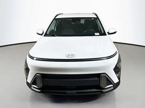 Used 2024 Hyundai Kona SEL FWD image 2